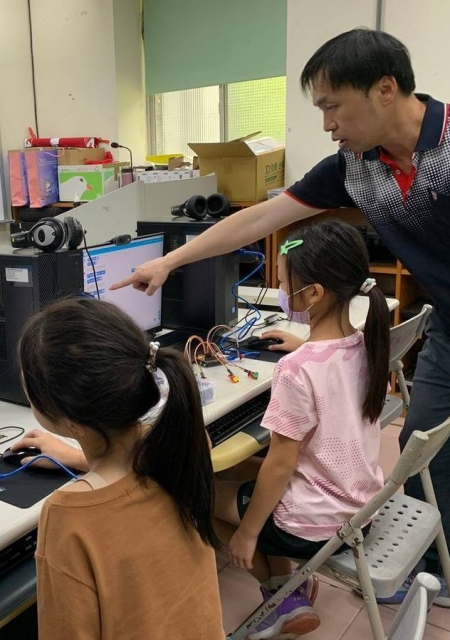栗林國小程式課